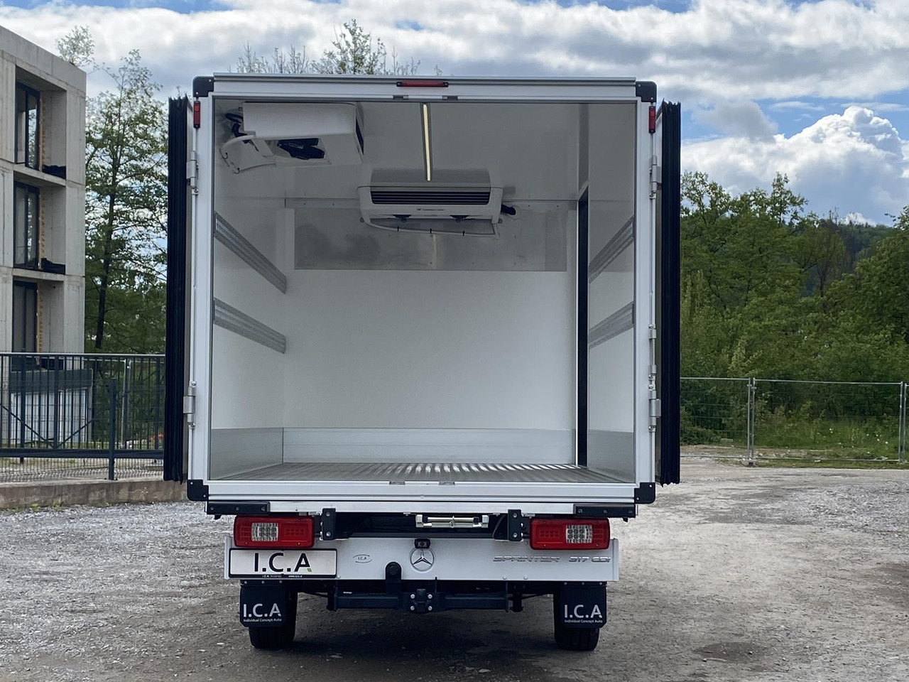 MERCEDES BENZ SPRINTER 317 CDI | DOPPELREGIME TIEFKÜHLKOFFER + BACKSLEEPER - Chladící dodávka: obrázek 1 MERCEDES BENZ SPRINTER 317 CDI | DOPPELREGIME TIEFKÜHLKOFFER + BACKSLEEPER - Chladící dodávka: obrázek 1