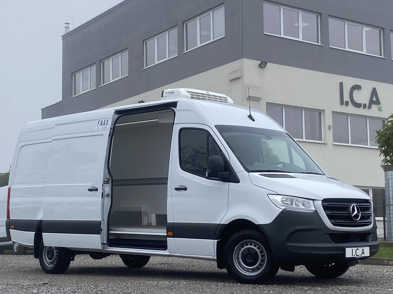 MERCEDES-BENZ SPRINTER 317 CDI L4H3 170PS AUTOMATIK FRISCHDIENST + KONVEKTA FK 3022 12-220V - Chladící dodávka: obrázek 1 MERCEDES-BENZ SPRINTER 317 CDI L4H3 170PS AUTOMATIK FRISCHDIENST + KONVEKTA FK 3022 12-220V - Chladící dodávka: obrázek 1