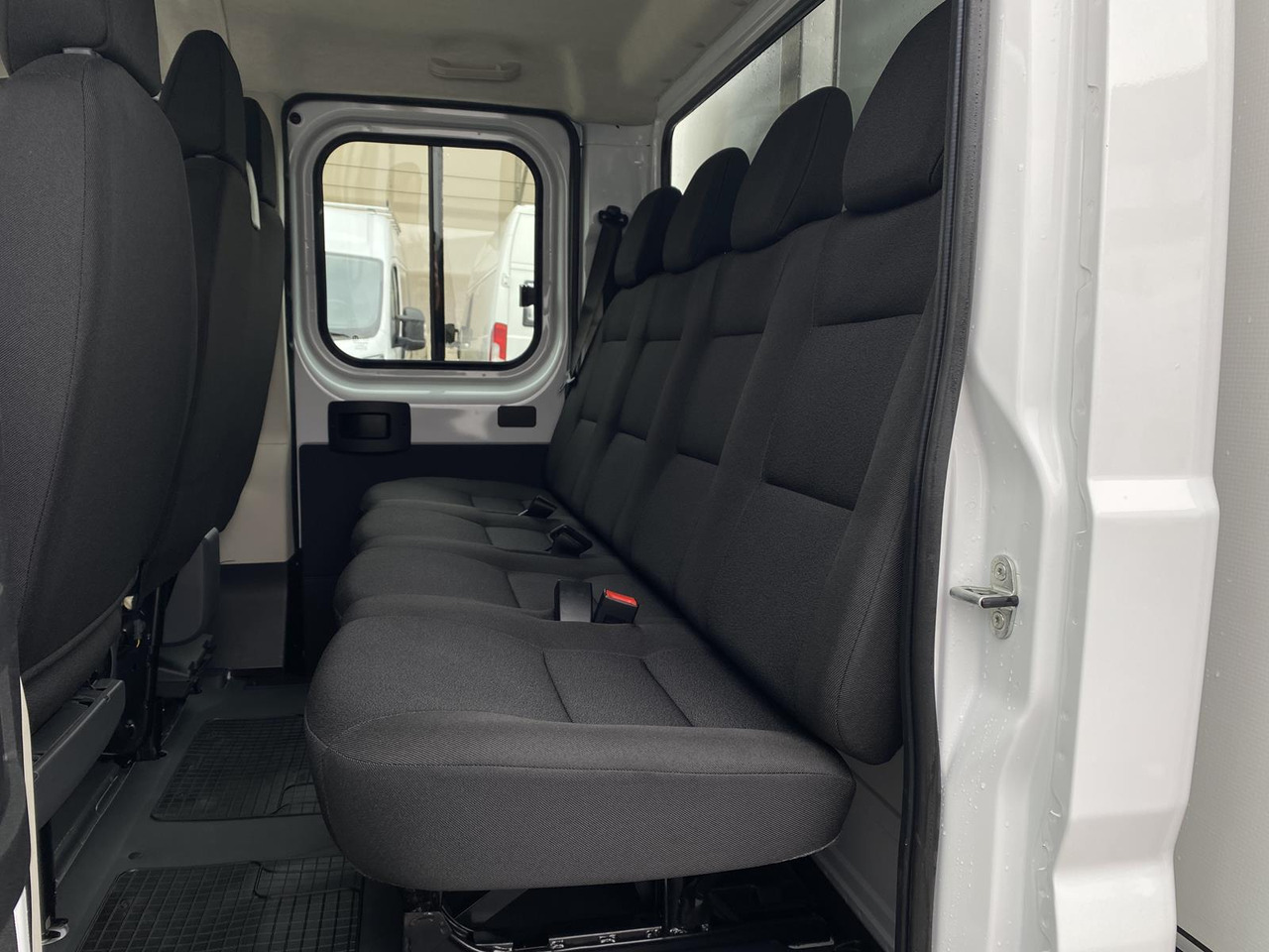 OPEL MOVANO 1+6 DOKA 140PS | KÜHLKOFFER + LADERAMPE - Chladící dodávka: obrázek 5 OPEL MOVANO 1+6 DOKA 140PS | KÜHLKOFFER + LADERAMPE - Chladící dodávka: obrázek 5