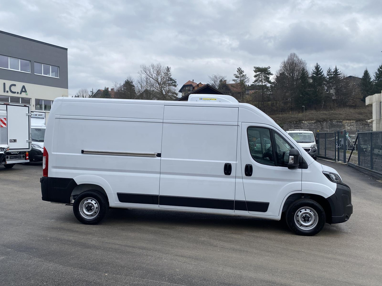 PEUGEOT BOXER L3H2 180PS CONFORT 335 / FRISCHDIENST BIS 0 + KONVEKTA FK2321 12-230V - Chladící dodávka: obrázek 3 PEUGEOT BOXER L3H2 180PS CONFORT 335 / FRISCHDIENST BIS 0 + KONVEKTA FK2321 12-230V - Chladící dodávka: obrázek 3