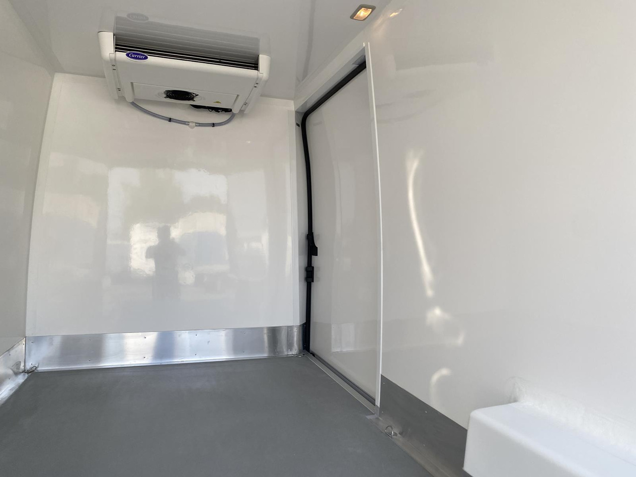 PEUGEOT BOXER L3H2 180PS CONFORT 335 / FRISCHDIENST BIS 0 + XARIOS 300 12-230V - Chladící dodávka: obrázek 3 PEUGEOT BOXER L3H2 180PS CONFORT 335 / FRISCHDIENST BIS 0 + XARIOS 300 12-230V - Chladící dodávka: obrázek 3