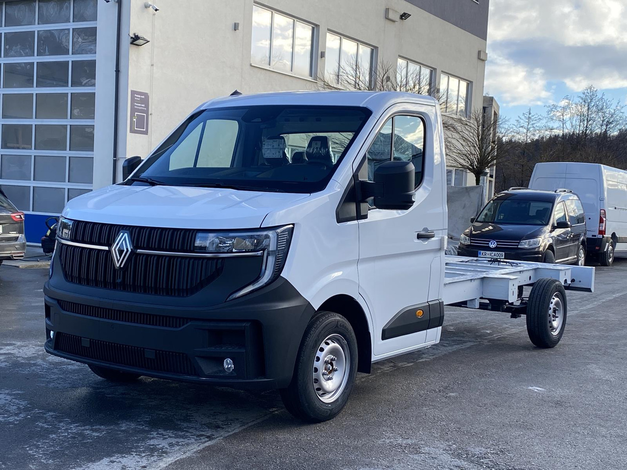 RENAULT NEW MASTER L3 170PS 1+2 PRITSCHE PLANE 4300MM - Plachtová dodávka: obrázek 1 RENAULT NEW MASTER L3 170PS 1+2 PRITSCHE PLANE 4300MM - Plachtová dodávka: obrázek 1