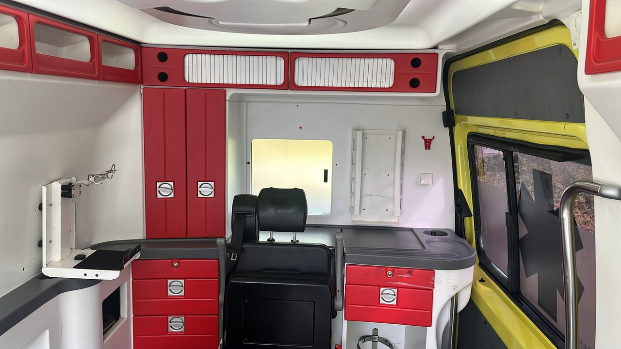 Mercedes Benz AMBULANCE Lot of 10 units Sprinter 313 CDI Automatic - Komunální/ Speciální technika: obrázek 4 Mercedes Benz AMBULANCE Lot of 10 units Sprinter 313 CDI Automatic - Komunální/ Speciální technika: obrázek 4