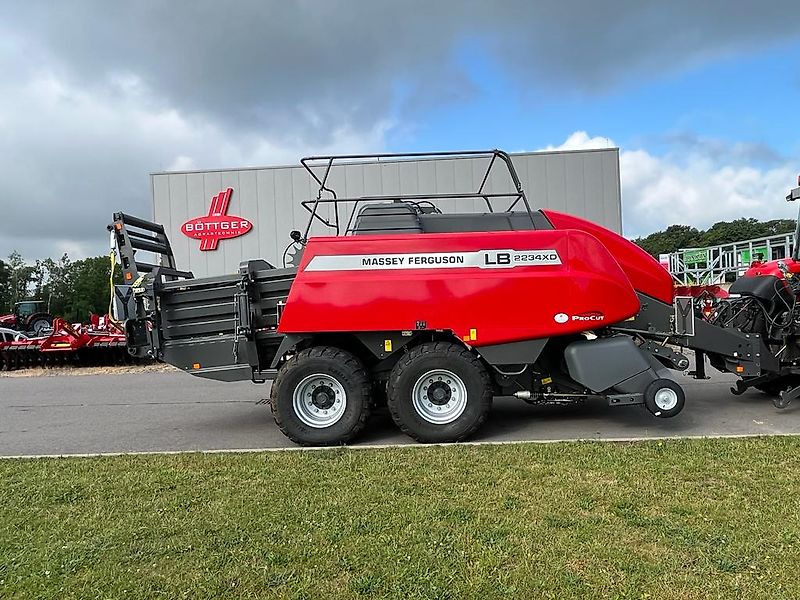 Massey Ferguson MF 2234 XDTC mit Schneidwerk "NEW" - Lis na hranaté balíky: obrázek 1 Massey Ferguson MF 2234 XDTC mit Schneidwerk "NEW" - Lis na hranaté balíky: obrázek 1