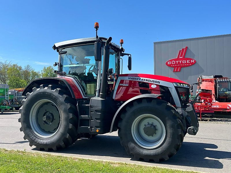 Massey Ferguson MF 8S265 Dyna-7 Exclusive - Traktor: obrázek 3 Massey Ferguson MF 8S265 Dyna-7 Exclusive - Traktor: obrázek 3