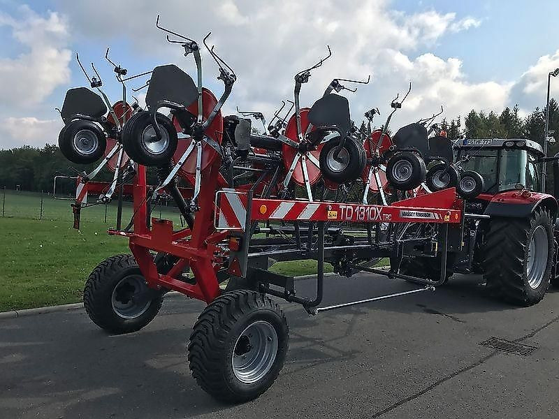 Massey Ferguson MF TD 1310 X TRC / Lotus 1250 Profi - Obraceč/ Shrnovač: obrázek 2 Massey Ferguson MF TD 1310 X TRC / Lotus 1250 Profi - Obraceč/ Shrnovač: obrázek 2