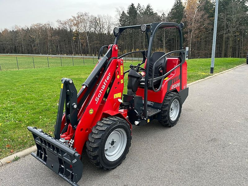Schäffer 2028 SLT - Kloubový nakladač: obrázek 2 Schäffer 2028 SLT - Kloubový nakladač: obrázek 2