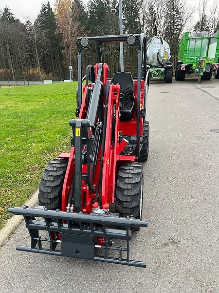 Schäffer 2028 SLT - Kloubový nakladač: obrázek 3 Schäffer 2028 SLT - Kloubový nakladač: obrázek 3