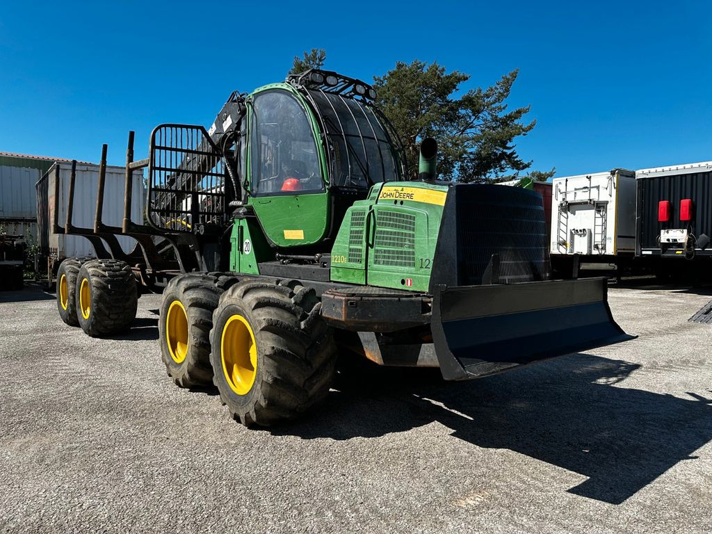 John Deere 1210E 10m CF710 KRAN - Vyvážecí souprava: obrázek 4 John Deere 1210E 10m CF710 KRAN - Vyvážecí souprava: obrázek 4