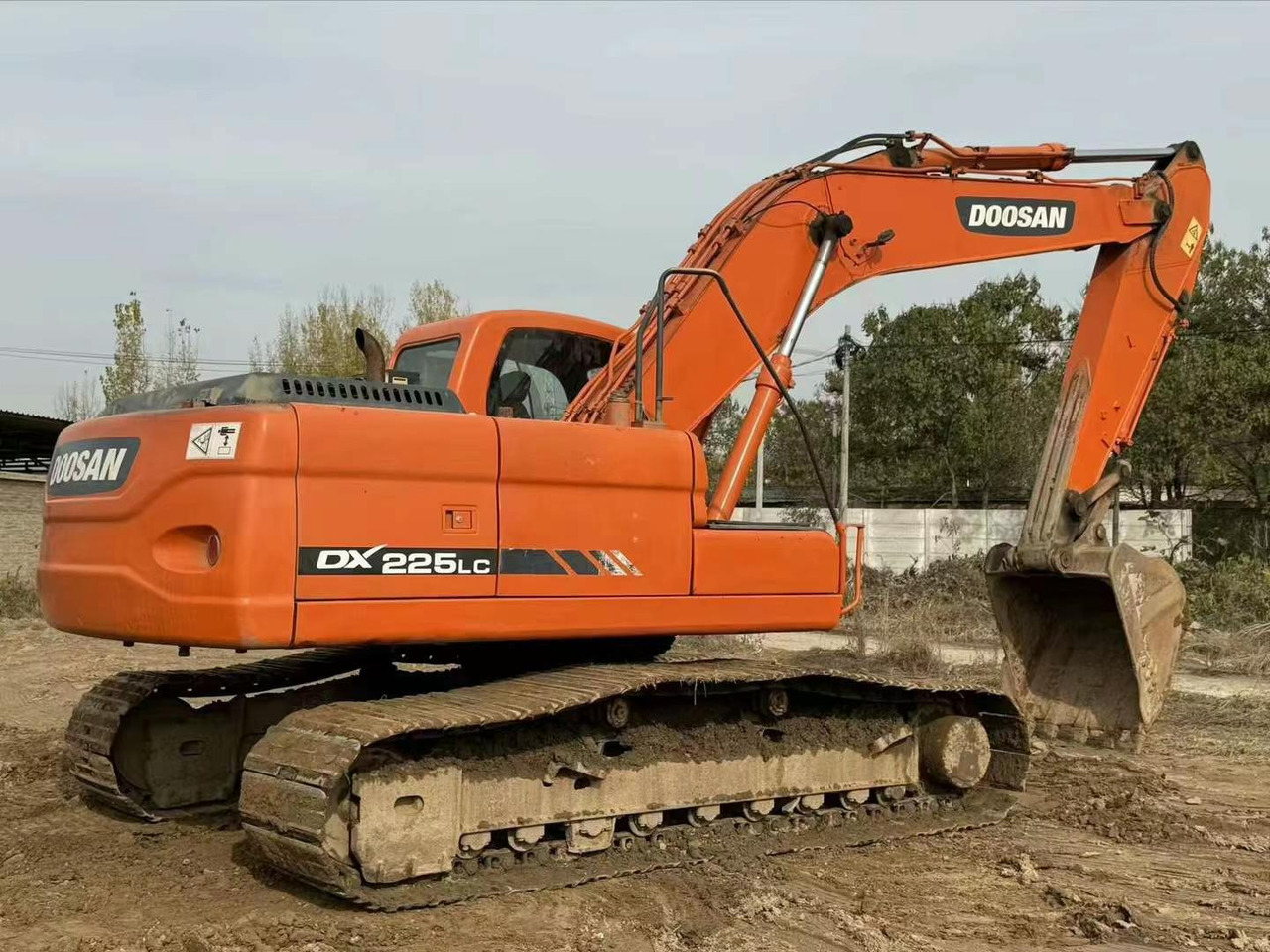 Doosan Used Excavator 225 DX225 DX300 DH150W DX300 DX420 DX520 Second hand Crawler Excavators in Excellent Work Condition - Pásové rýpadlo: obrázek 2 Doosan Used Excavator 225 DX225 DX300 DH150W DX300 DX420 DX520 Second hand Crawler Excavators in Excellent Work Condition - Pásové rýpadlo: obrázek 2