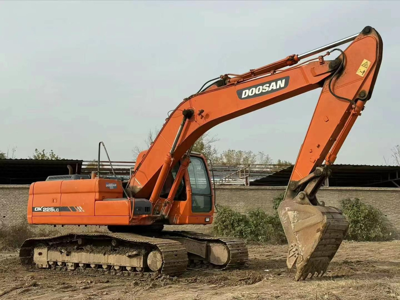 Pásové rýpadlo Doosan Used Excavator 225 DX225 DX300 DH150W DX300 DX420 DX520 Second hand Crawler Excavators in Excellent Work Condition: obrázek 7 Pásové rýpadlo Doosan Used Excavator 225 DX225 DX300 DH150W DX300 DX420 DX520 Second hand Crawler Excavators in Excellent Work Condition: obrázek 7
