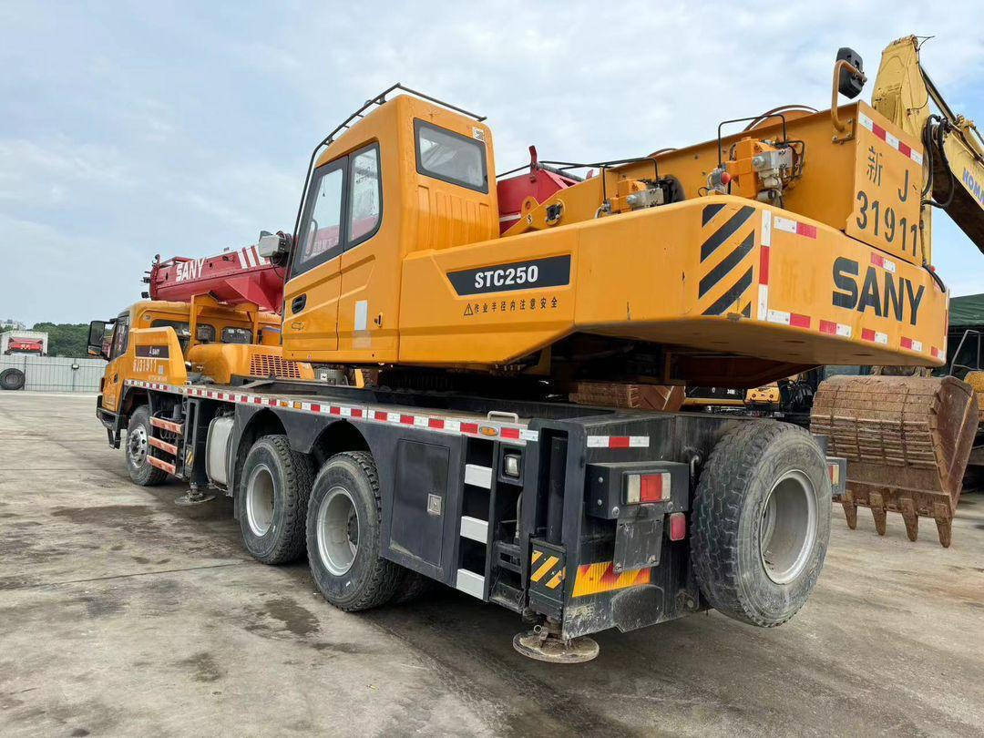 SANY 25 Ton Crane Truck Crane SANY STC250 QY50C STC750 STC1000 XCMG ZOOOMLION TADANO KOBELCO CRANES FOR SALE - Autojeřáb: obrázek 5 SANY 25 Ton Crane Truck Crane SANY STC250 QY50C STC750 STC1000 XCMG ZOOOMLION TADANO KOBELCO CRANES FOR SALE - Autojeřáb: obrázek 5
