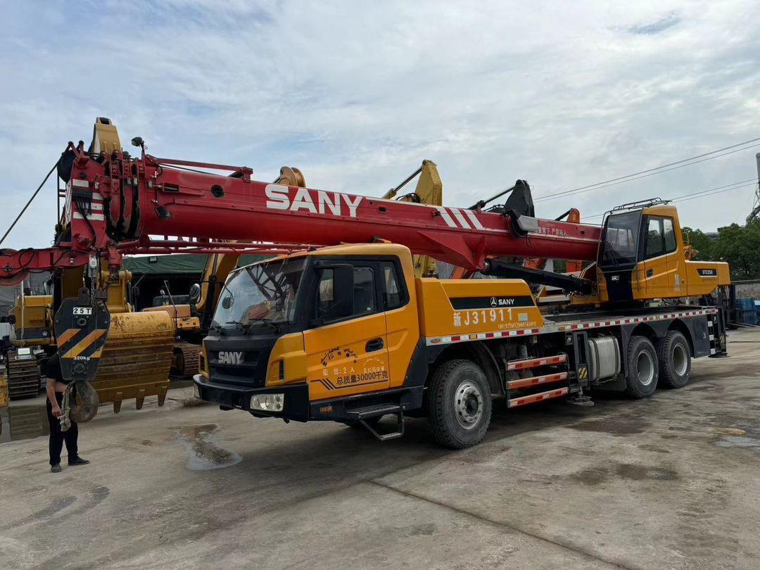 SANY 25 Ton Crane Truck Crane SANY STC250 QY50C STC750 STC1000 XCMG ZOOOMLION TADANO KOBELCO CRANES FOR SALE - Autojeřáb: obrázek 2 SANY 25 Ton Crane Truck Crane SANY STC250 QY50C STC750 STC1000 XCMG ZOOOMLION TADANO KOBELCO CRANES FOR SALE - Autojeřáb: obrázek 2
