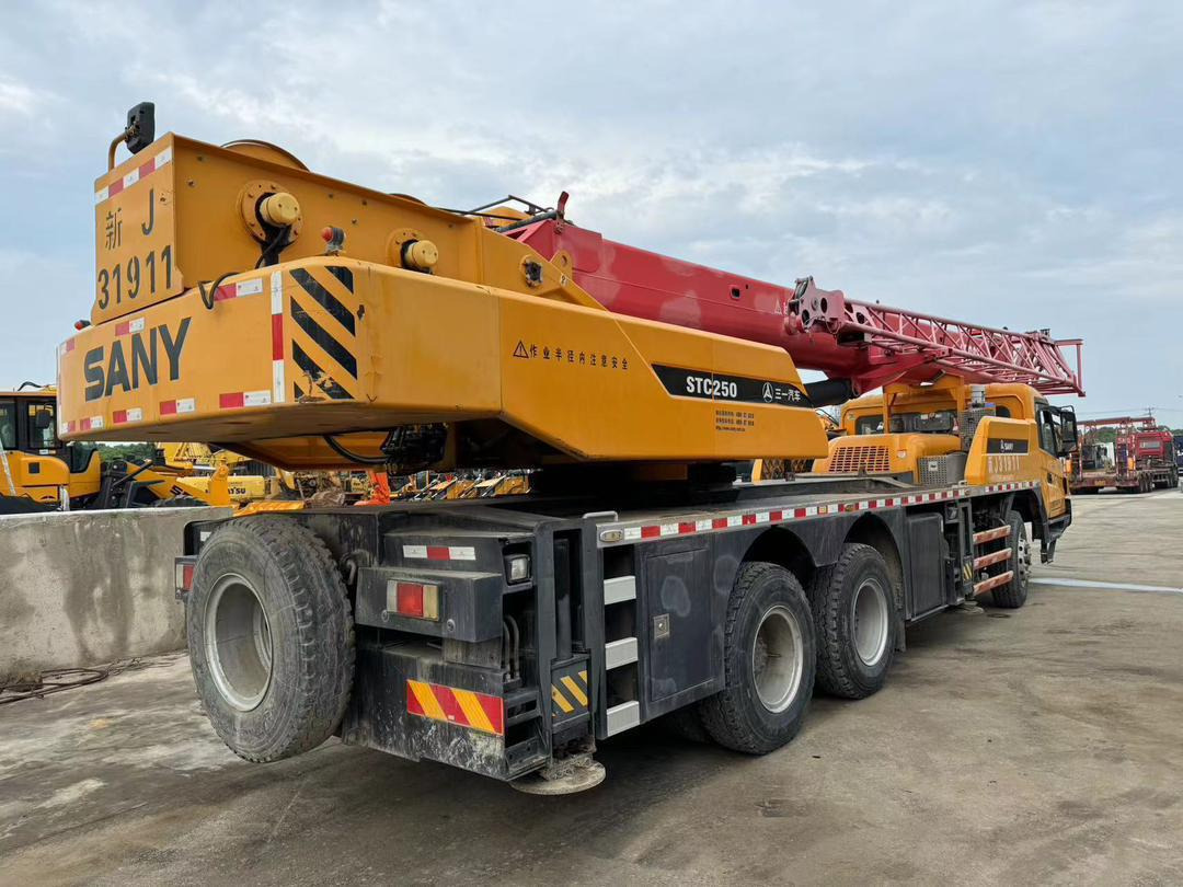 Autojeřáb Sany Used Truck Crane 25 Ton with Excellent Work Performance and 1 year Warrenty: obrázek 9