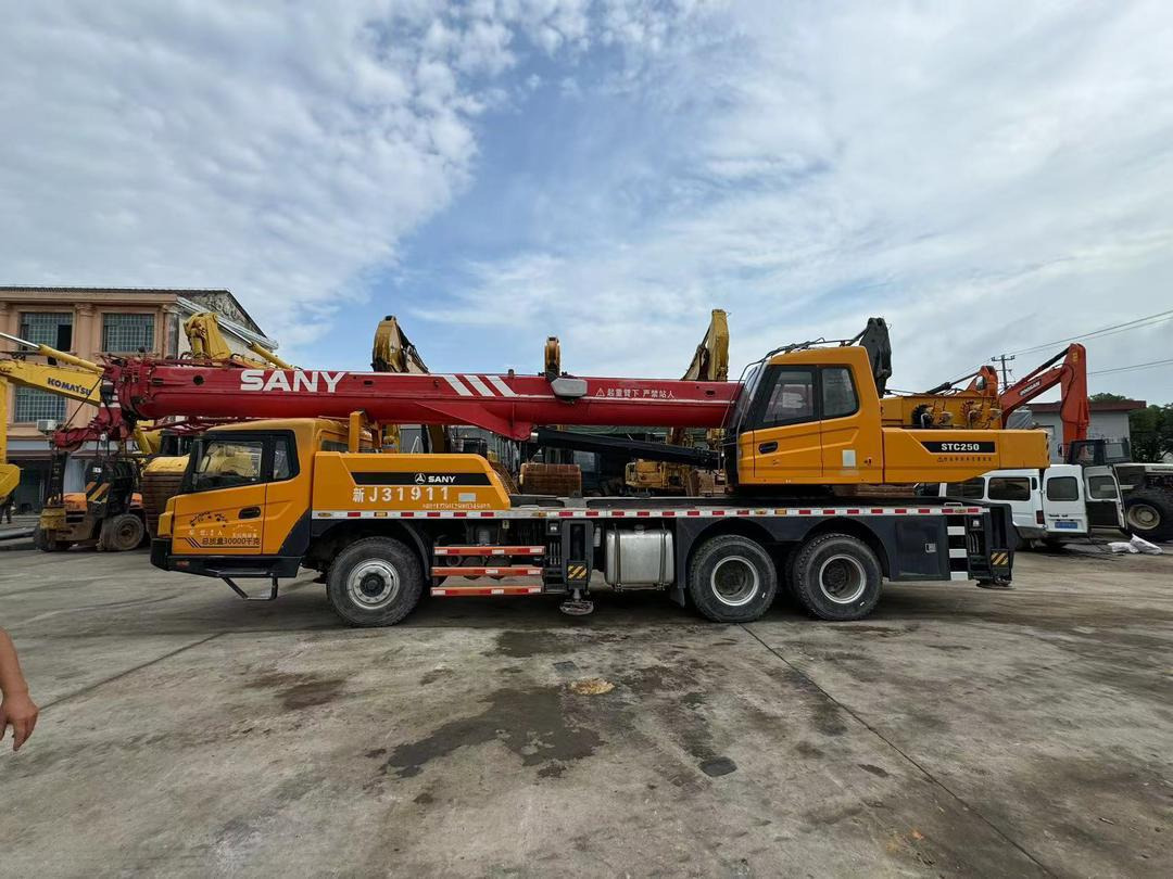 Autojeřáb Sany Used Truck Crane 25 Ton with Excellent Work Performance and 1 year Warrenty: obrázek 8
