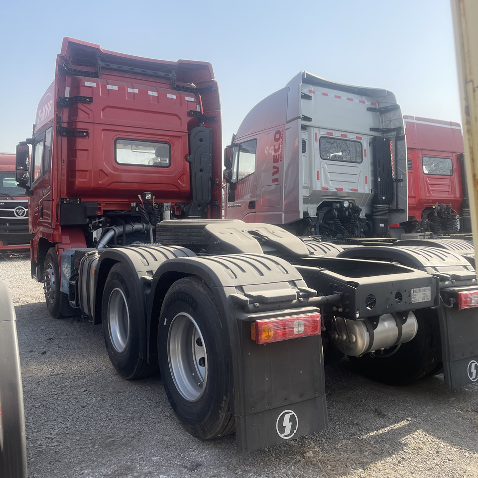 Schacman Slightly Used X3000 X5000 (6*4) Semi Truck head Truck Head Tipper Head - Tahač: obrázek 4 Schacman Slightly Used X3000 X5000 (6*4) Semi Truck head Truck Head Tipper Head - Tahač: obrázek 4