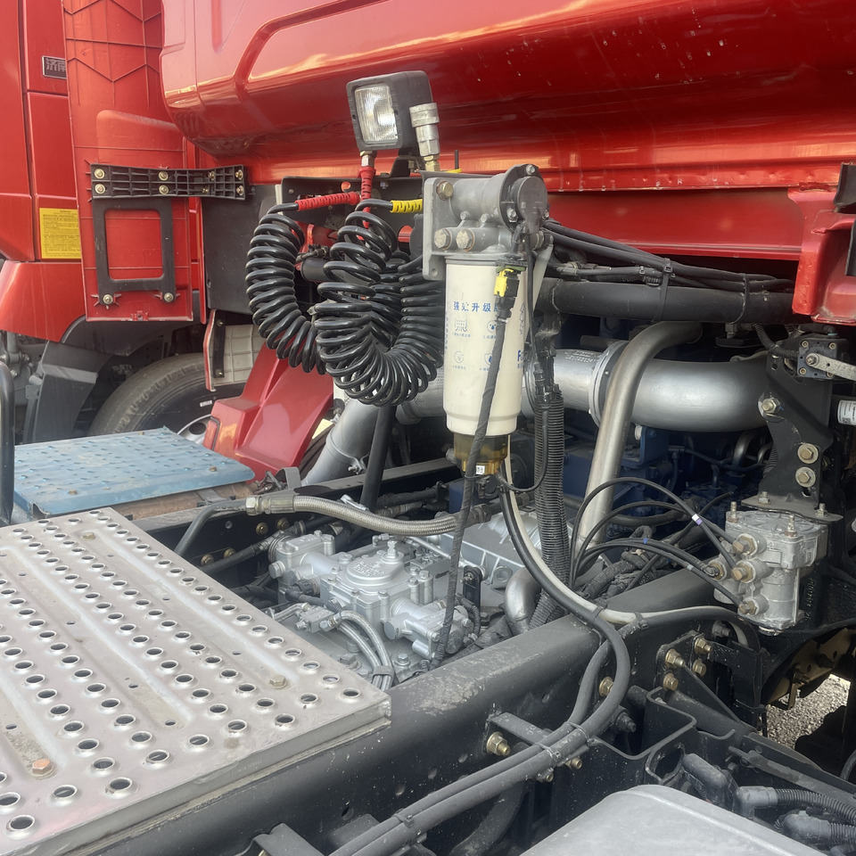 Tahač Shacman New or Used Truck Head Tractor Head Tipper Head: obrázek 6