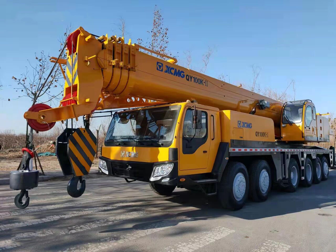 XCMG 100 Ton used truck crane QY100 with 68 meter telescopic boom on sale - Autojeřáb: obrázek 1 XCMG 100 Ton used truck crane QY100 with 68 meter telescopic boom on sale - Autojeřáb: obrázek 1