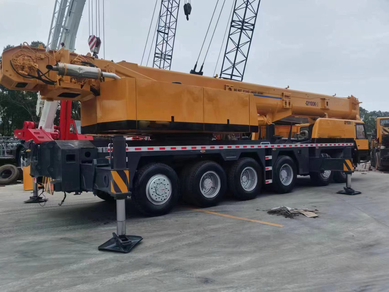 XCMG Truck Crane XCMG QY100K QY100K-II Telescopic Boom 100 Ton in Hight Quality for Sale - Autojeřáb: obrázek 4 XCMG Truck Crane XCMG QY100K QY100K-II Telescopic Boom 100 Ton in Hight Quality for Sale - Autojeřáb: obrázek 4