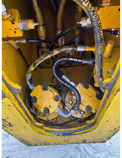 Pásové rýpadlo Liebherr R984C: obrázek 12