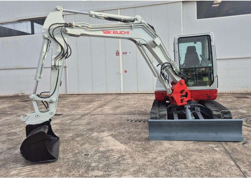Takeuchi TB250 - Mini rýpadlo: obrázek 4 Takeuchi TB250 - Mini rýpadlo: obrázek 4