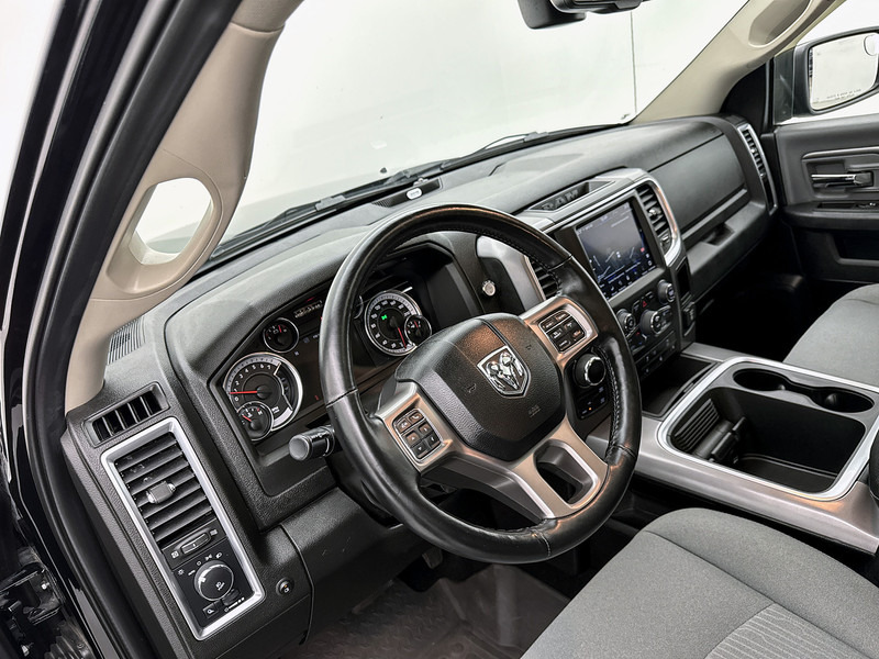 Dodge Ram 1500 5.7 V8 4x4 Crew Cab 5 7 Longhorn Alpine audio Pano Stoel en stuurverwarming Trekhaak - Pick-up, Dodávka s dvojitou kabinou: obrázek 4 Dodge Ram 1500 5.7 V8 4x4 Crew Cab 5 7 Longhorn Alpine audio Pano Stoel en stuurverwarming Trekhaak - Pick-up, Dodávka s dvojitou kabinou: obrázek 4