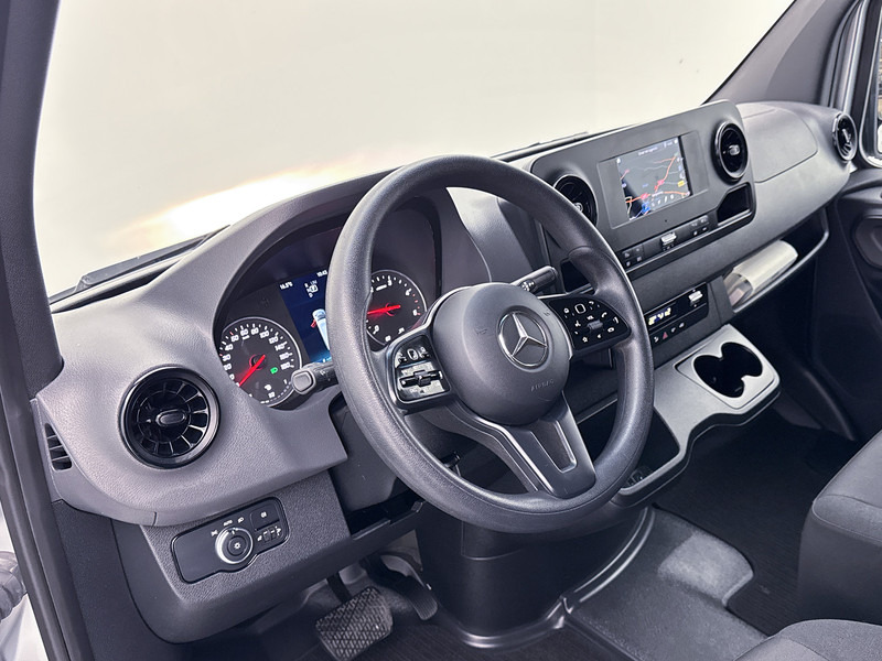 Mercedes-Benz Sprinter 317 1.9 CDI L3H2 3500kg trekgewicht Navigatie Achteruitrijcamera Apple Carplay/Android Auto Betimmering Cruise Control - Malá dodávka: obrázek 5 Mercedes-Benz Sprinter 317 1.9 CDI L3H2 3500kg trekgewicht Navigatie Achteruitrijcamera Apple Carplay/Android Auto Betimmering Cruise Control - Malá dodávka: obrázek 5