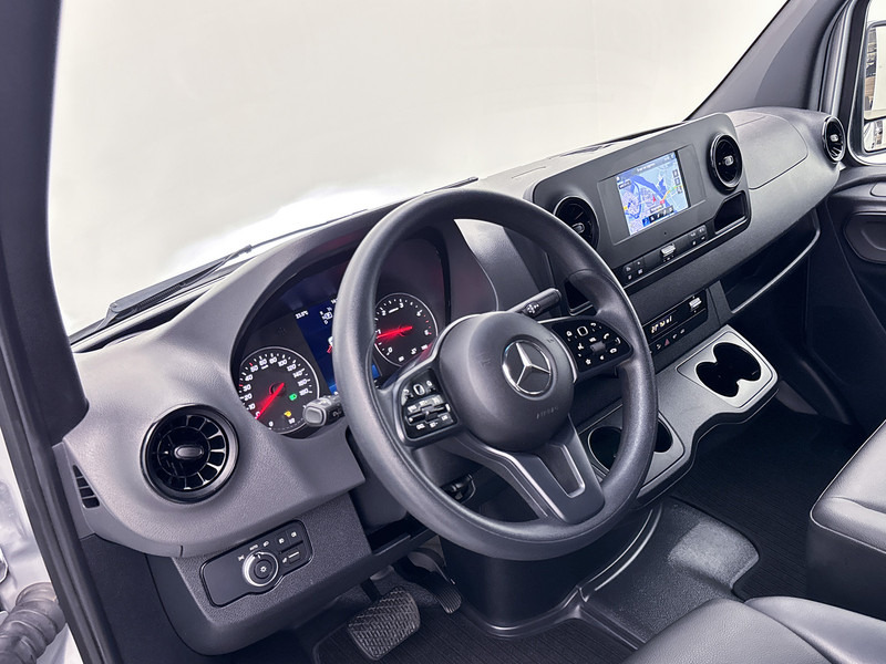 Mercedes-Benz Sprinter 317 1.9 CDI L3H2 RWD Led Automaat 9G 3500KG trekgewicht Navigatie Cruise control Betimmering Camera - Furgon: obrázek 4 Mercedes-Benz Sprinter 317 1.9 CDI L3H2 RWD Led Automaat 9G 3500KG trekgewicht Navigatie Cruise control Betimmering Camera - Furgon: obrázek 4