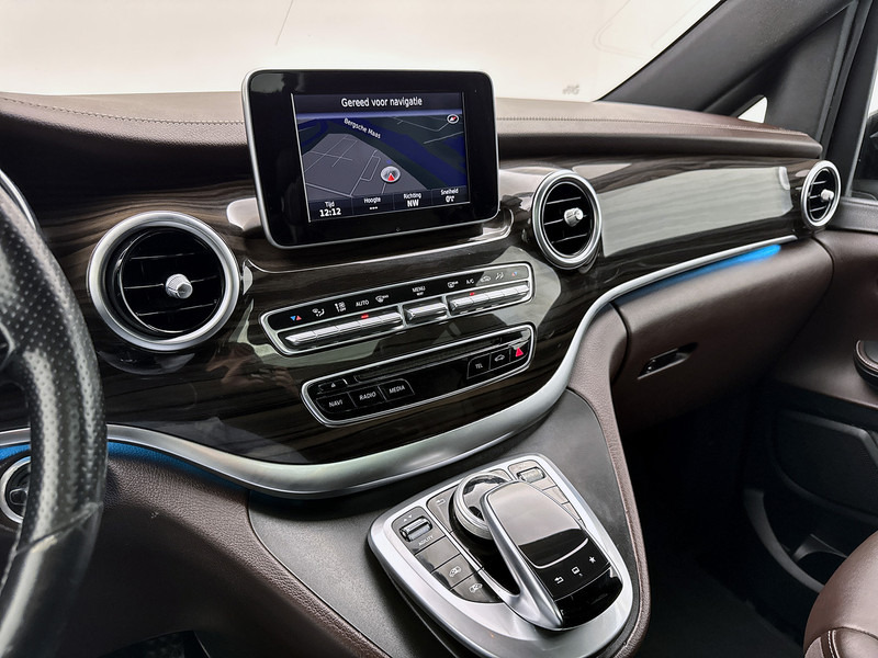 Mercedes-Benz V-Klasse 220d Lang Avantgarde Edition 8 Persoons Elektr schuifdeuren Nappa Leder Pano 8 zitplaatsen Geel kenteken - Osobní auto: obrázek 5 Mercedes-Benz V-Klasse 220d Lang Avantgarde Edition 8 Persoons Elektr schuifdeuren Nappa Leder Pano 8 zitplaatsen Geel kenteken - Osobní auto: obrázek 5