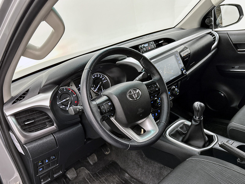 Toyota Hilux 2.4 D-4D Xtra Cab Professional Toneau cover 4x4 3.5t trekhaak Navigatie Stoelverwarming - Pick-up: obrázek 4 Toyota Hilux 2.4 D-4D Xtra Cab Professional Toneau cover 4x4 3.5t trekhaak Navigatie Stoelverwarming - Pick-up: obrázek 4