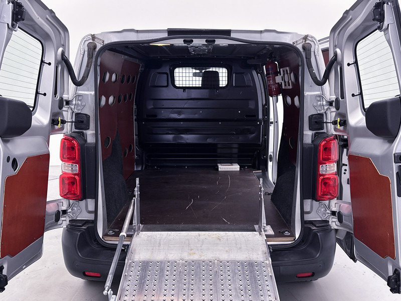 Toyota ProAce Worker 1.6 D-4D L2 Cool Comfort Betimmering Airco Sidebars Cruise Control leasing Toyota ProAce Worker 1.6 D-4D L2 Cool Comfort Betimmering Airco Sidebars Cruise Control: obrázek 19