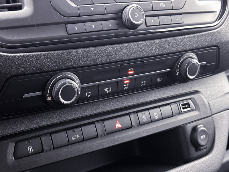 Toyota ProAce Worker 1.6 D-4D L2 Cool Comfort Betimmering Airco Sidebars Cruise Control leasing Toyota ProAce Worker 1.6 D-4D L2 Cool Comfort Betimmering Airco Sidebars Cruise Control: obrázek 9