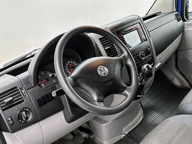 Volkswagen Crafter 35 2.0 TDI L1H1 2x schuifdeur Inrichting Lucht geveerde stoel Cruise control Airco - Furgon: obrázek 4 Volkswagen Crafter 35 2.0 TDI L1H1 2x schuifdeur Inrichting Lucht geveerde stoel Cruise control Airco - Furgon: obrázek 4