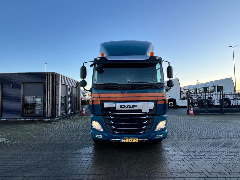 DAF CF85 6x2 containersysteem Only 350.000km / HIAB XR 26S Haakarmsyteem - Hákový nosič kontejnerů: obrázek 2 DAF CF85 6x2 containersysteem Only 350.000km / HIAB XR 26S Haakarmsyteem - Hákový nosič kontejnerů: obrázek 2