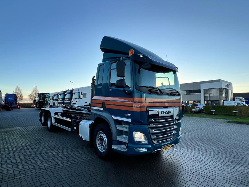 DAF CF85 6x2 containersysteem Only 350.000km / HIAB XR 26S Haakarmsyteem - Hákový nosič kontejnerů: obrázek 3 DAF CF85 6x2 containersysteem Only 350.000km / HIAB XR 26S Haakarmsyteem - Hákový nosič kontejnerů: obrázek 3