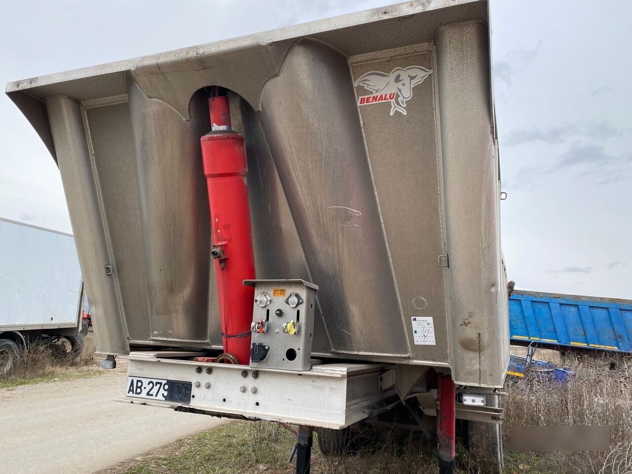 Benalu Full Aluminiu* 2008* AGREGATE - Sklápěcí návěs: obrázek 3 Benalu Full Aluminiu* 2008* AGREGATE - Sklápěcí návěs: obrázek 3