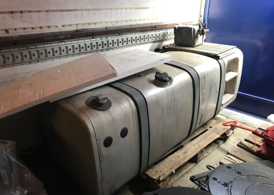 DAF XF CF - Palivová nádrž pro Nákladní auto: obrázek 2 DAF XF CF - Palivová nádrž pro Nákladní auto: obrázek 2