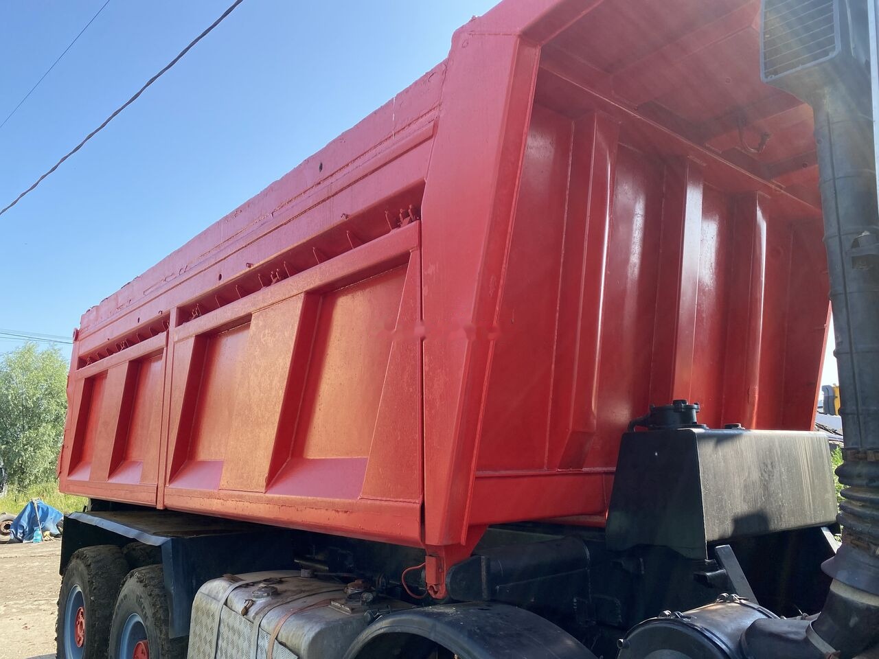 Hyva Bena 8x4 cu semisasiu , cilindru basculare si rezervor ulei hidr - Sklápěcí nástavba: obrázek 2 Hyva Bena 8x4 cu semisasiu , cilindru basculare si rezervor ulei hidr - Sklápěcí nástavba: obrázek 2