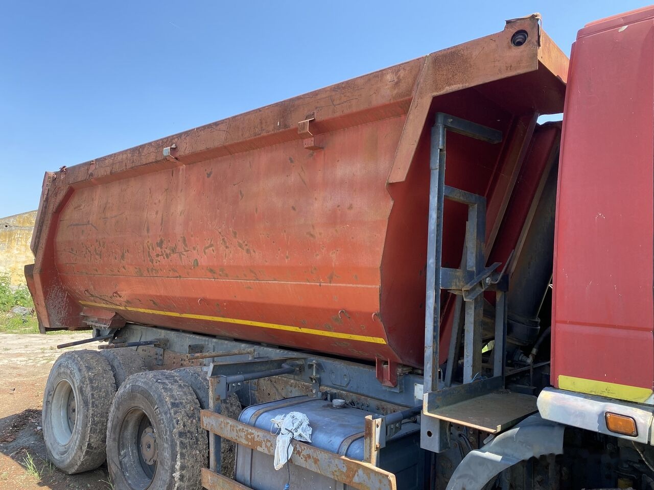 Hyva HARDOX 6x4 BENA basculabila CA NOUA - Valníková nástavba: obrázek 2 Hyva HARDOX 6x4 BENA basculabila CA NOUA - Valníková nástavba: obrázek 2