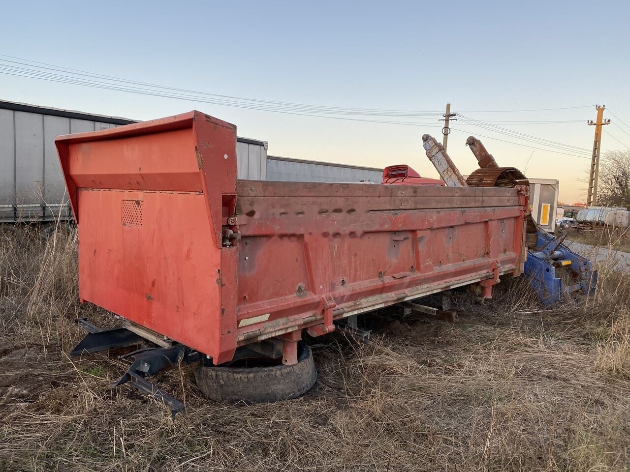 Hyva bena originala Scania 8x4 cu semisasiu si cilindru basculare - Sklápěcí nástavba: obrázek 1 Hyva bena originala Scania 8x4 cu semisasiu si cilindru basculare - Sklápěcí nástavba: obrázek 1