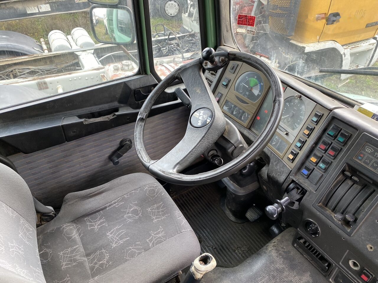 Sklápěč MAN 41-422 - Trakker 8x4 - Diferential 100 TONE: obrázek 14 Sklápěč MAN 41-422 - Trakker 8x4 - Diferential 100 TONE: obrázek 14