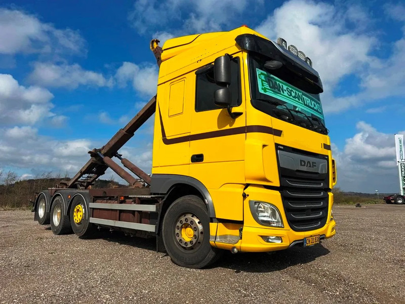 DAF XF 530 Hoglift with knæk arm. - Hákový nosič kontejnerů: obrázek 2 DAF XF 530 Hoglift with knæk arm. - Hákový nosič kontejnerů: obrázek 2