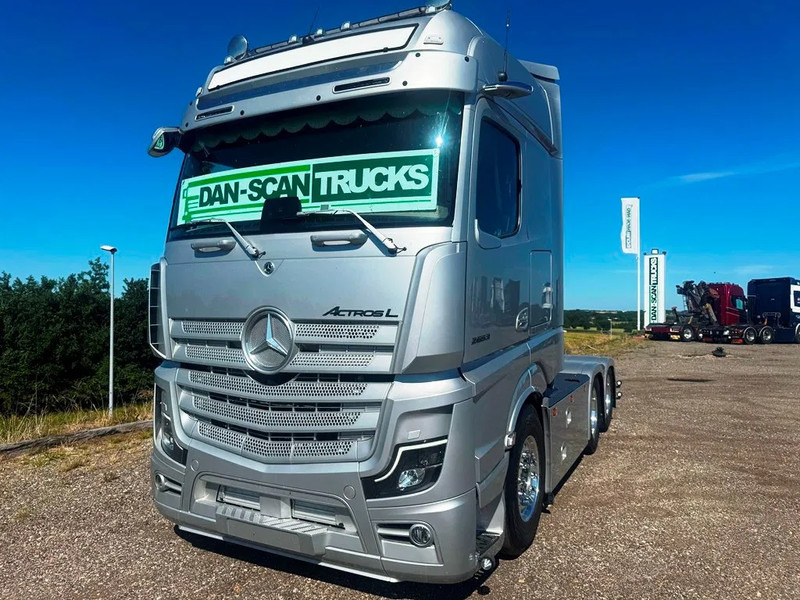 Mercedes-Benz Actros 2653 Special Interior. 6x2 3250mm weelbase. Air / Air suspension. hydr. syatem. Invertor. Micro wave. - Tahač: obrázek 4 Mercedes-Benz Actros 2653 Special Interior. 6x2 3250mm weelbase. Air / Air suspension. hydr. syatem. Invertor. Micro wave. - Tahač: obrázek 4