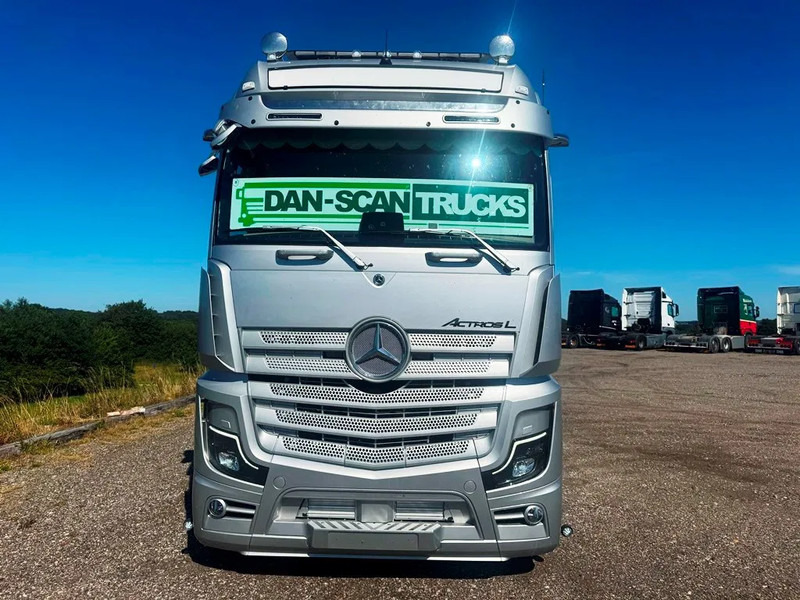 Mercedes-Benz Actros 2653 Special Interior. 6x2 3250mm weelbase. Air / Air suspension. hydr. syatem. Invertor. Micro wave. - Tahač: obrázek 5 Mercedes-Benz Actros 2653 Special Interior. 6x2 3250mm weelbase. Air / Air suspension. hydr. syatem. Invertor. Micro wave. - Tahač: obrázek 5