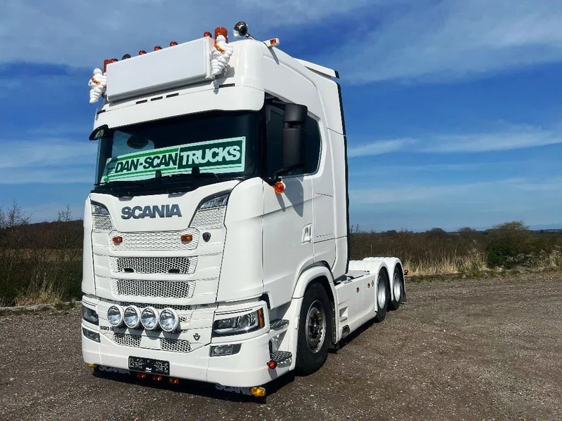 Scania 590S V8 NGS Like new . Air / Air suspension. hydr. system. - Tahač: obrázek 4 Scania 590S V8 NGS Like new . Air / Air suspension. hydr. system. - Tahač: obrázek 4