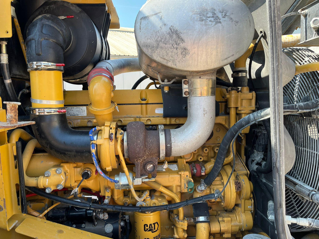 Kolový nakladač Caterpillar 966 H: obrázek 16