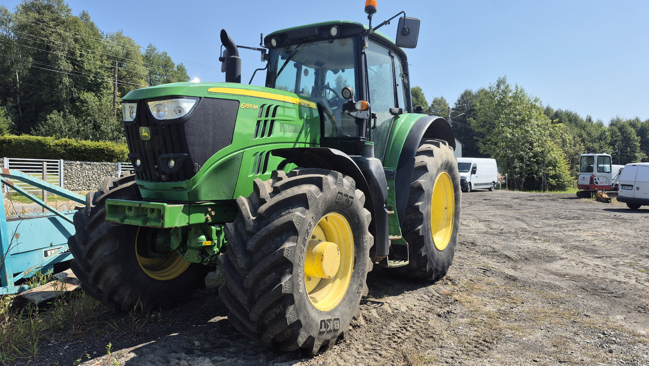 JOHN DEERE 6195M - Traktor: obrázek 1 JOHN DEERE 6195M - Traktor: obrázek 1
