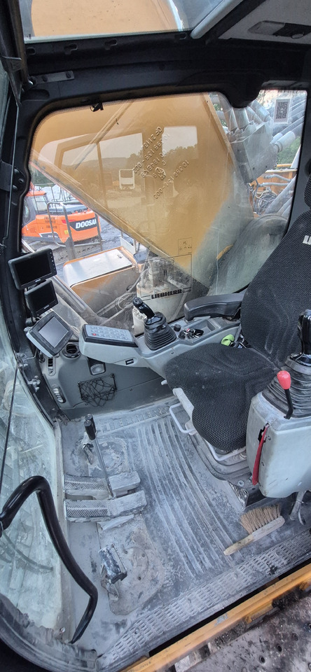 Pásové rýpadlo LIEBHERR R976 HD: obrázek 12