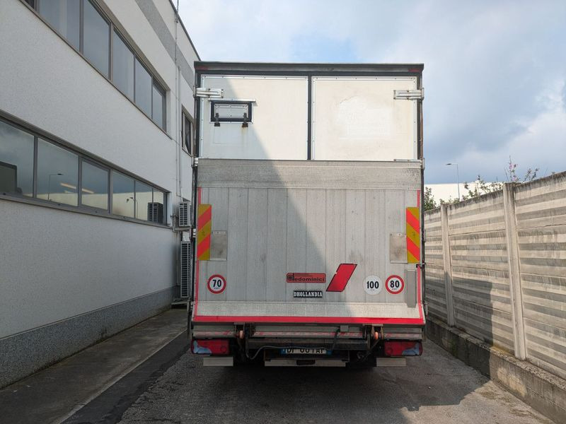 Camion cassone coibentato MAN MAN TGL 7.180 - Skříňový nákladní auto: obrázek 2 Camion cassone coibentato MAN MAN TGL 7.180 - Skříňový nákladní auto: obrázek 2