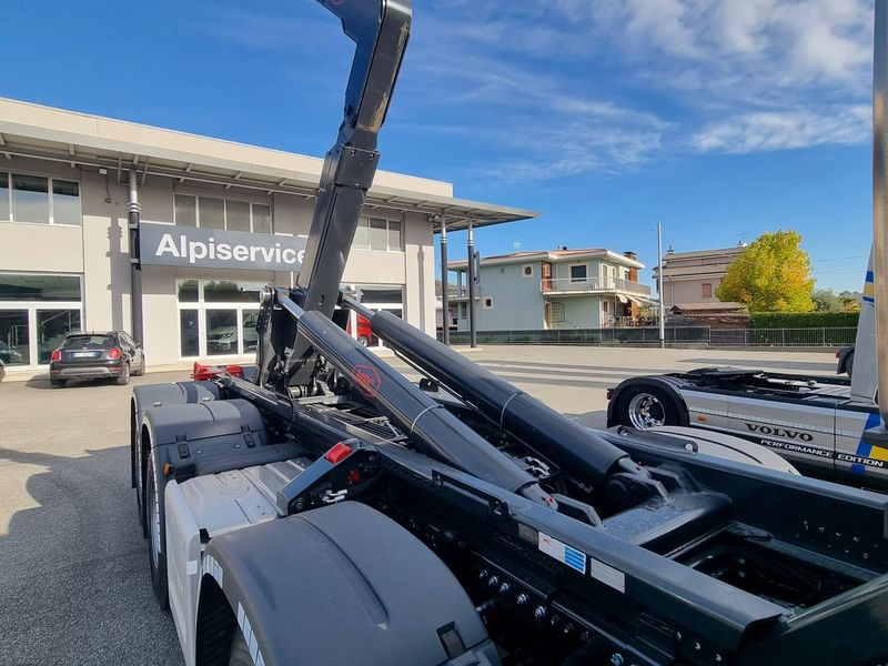 MAN TGS GANCIO SCARRABILE - NUOVO TGS 41.540 8x4 BB CH - Hákový nosič kontejnerů: obrázek 4 MAN TGS GANCIO SCARRABILE - NUOVO TGS 41.540 8x4 BB CH - Hákový nosič kontejnerů: obrázek 4